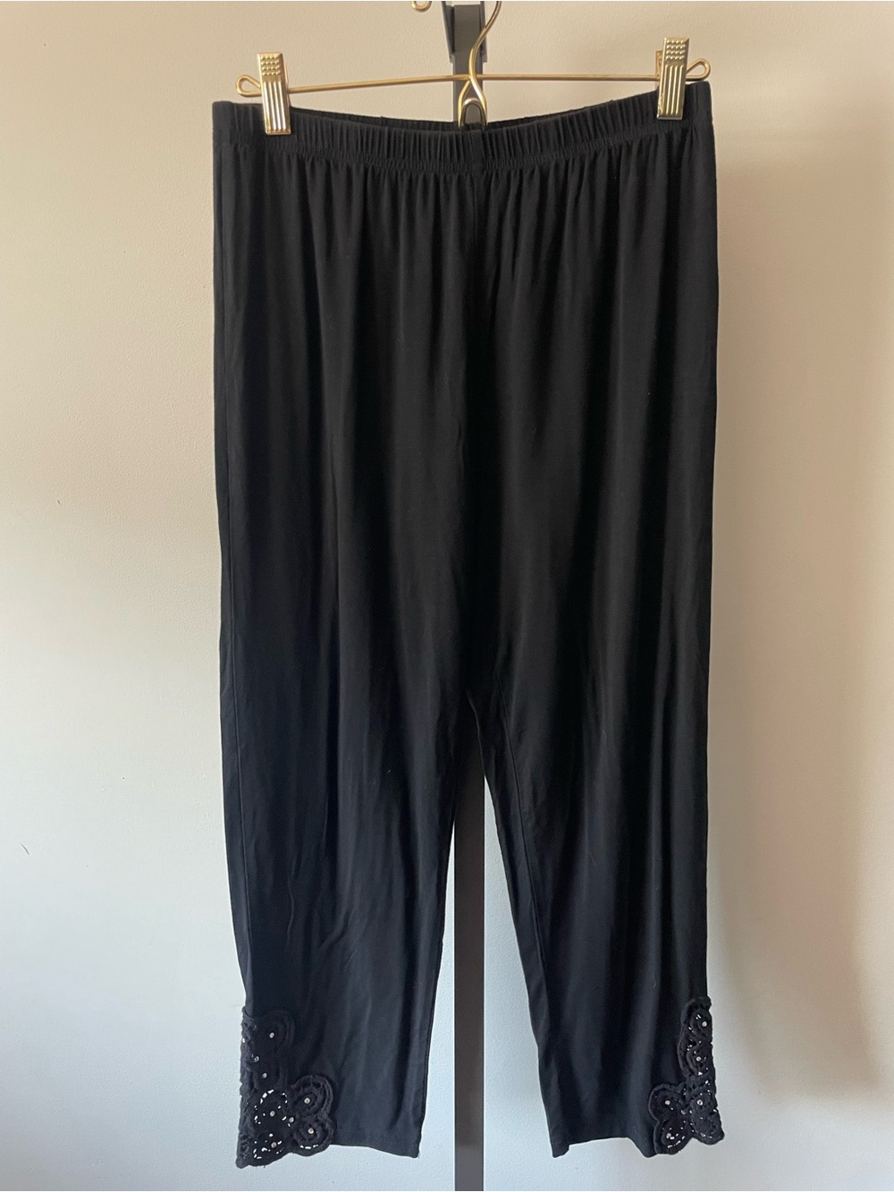 Papa Vancouver Bamboo Crochet Lace Trim Rhinestone Capri Pants Leggings